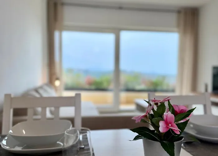 El Rincon Entre Montana Y Mar Canales (Cantabria)