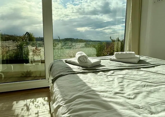 El Rincon Entre Montana Y Mar Canales (Cantabria)